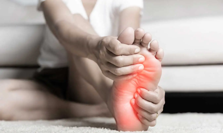 A inflamação do ciático pode causar dor no pé?